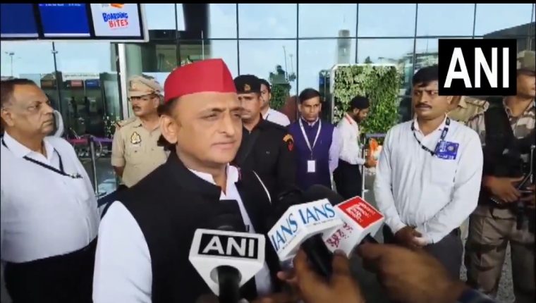अखिलेश यादव का प्रेस कॉन्फ्रेंस को लेकर सरकार पर तंज, बोले- सवाल पूछने की इजाजत नहीं