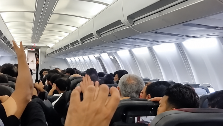 उड़ान भरते ही फटा Boeing 737 का टायर, इंजन भी हुआ क्षतिग्रस्त; पायलट ने सूझबूझ से कराई सुरक्षित लैंडिंग