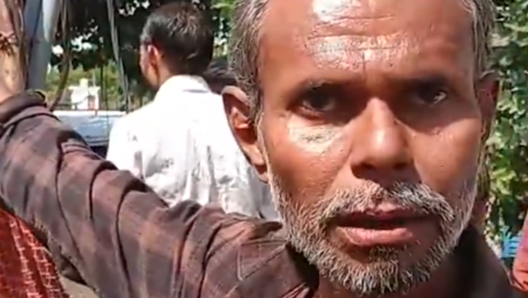 महोबा में ढाल पर खड़ा डंपर अचानक लुढ़का, मां और दो नाबालिग बेटे चपेट में आए